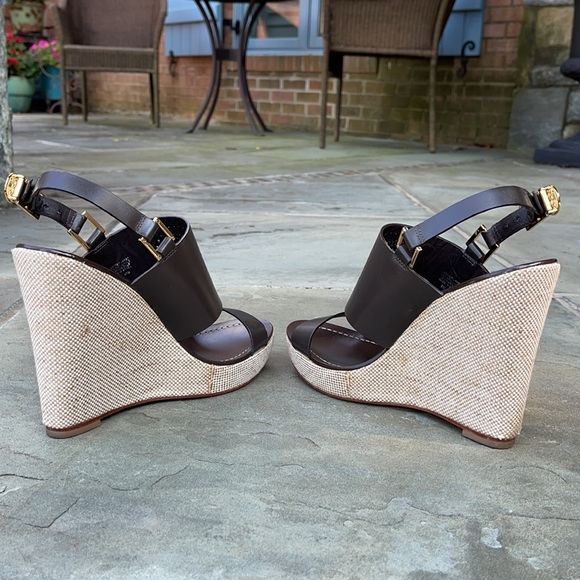 Tory Burch ‘Kimberly’ Brown Wedges - Picture 5 of 9